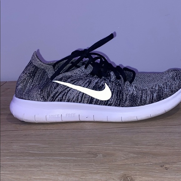 NIKE shoes - Picture 3 of 4